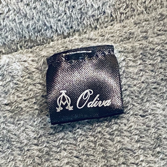 🌟HP🌟NWOT Black & Gray Color Block Scarf/Shawl/Wrap OSFM - Picture 10 of 11